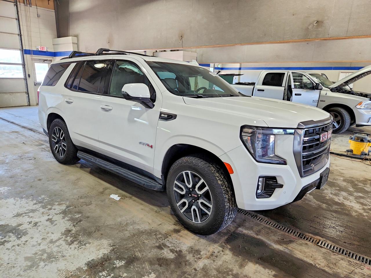 2023 GMC YUKON