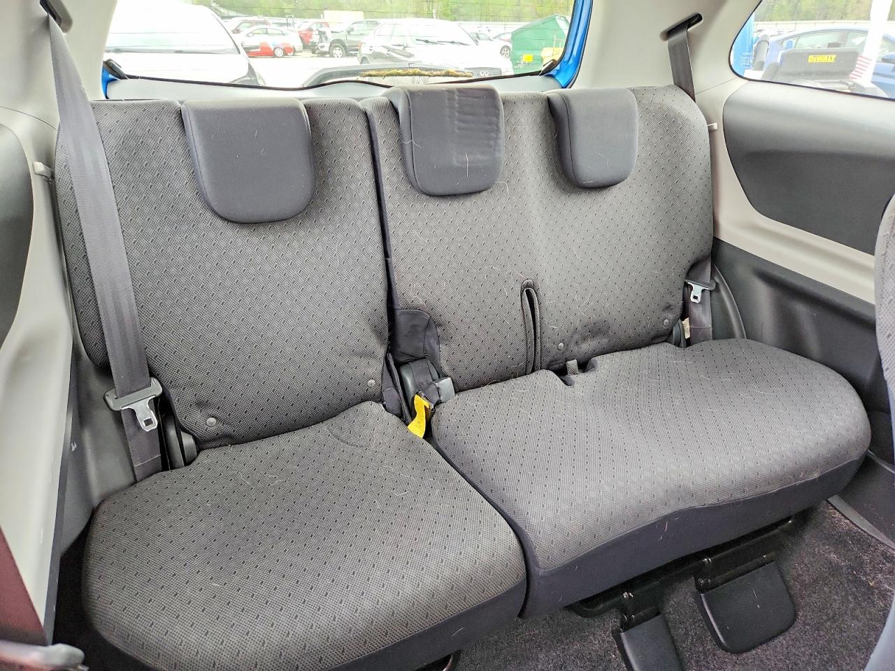 2010 TOYOTA YARIS