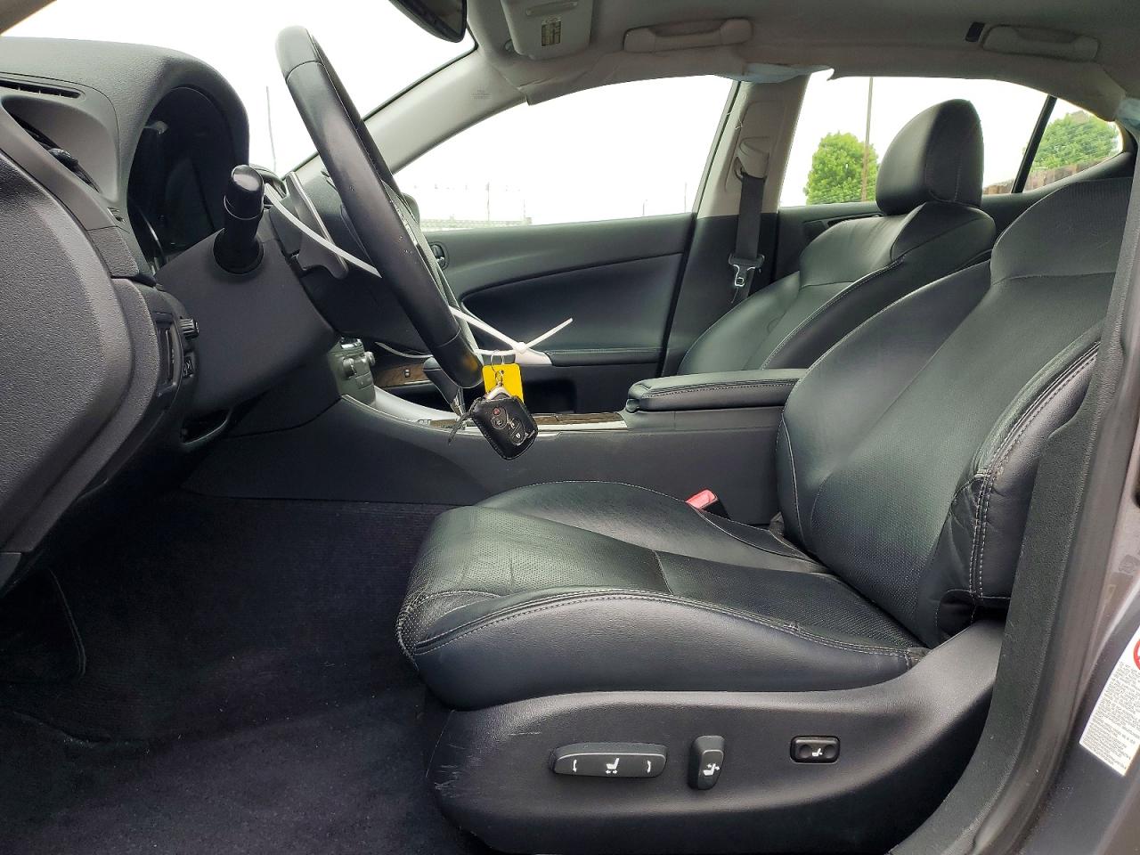 2013 LEXUS IS
