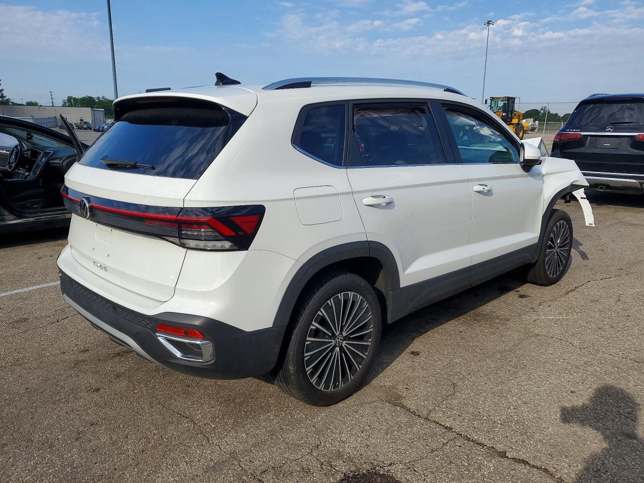 2025 VOLKSWAGEN TAOS SE