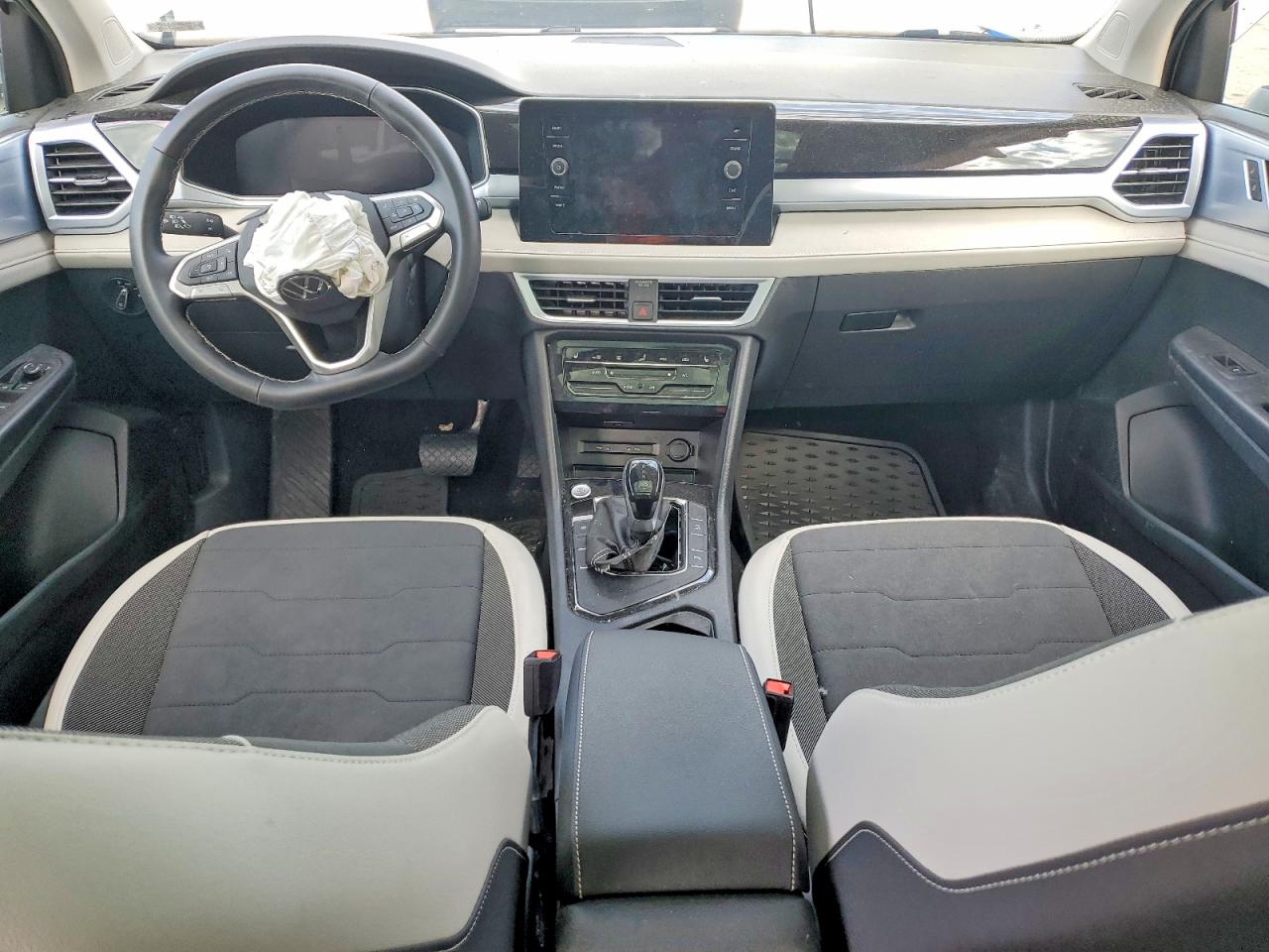 2025 VOLKSWAGEN TAOS SE