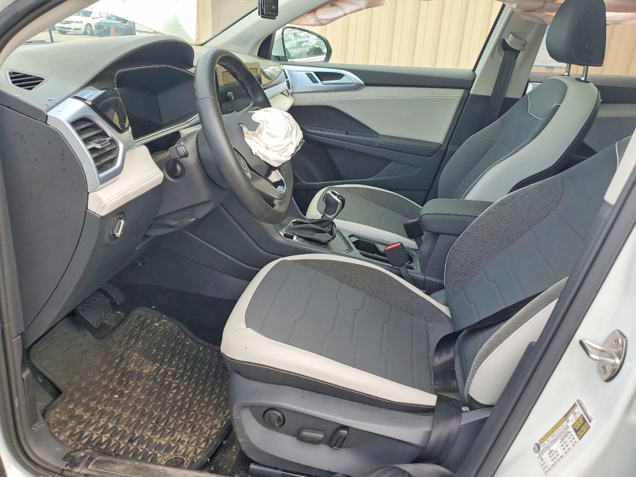 2025 VOLKSWAGEN TAOS SE