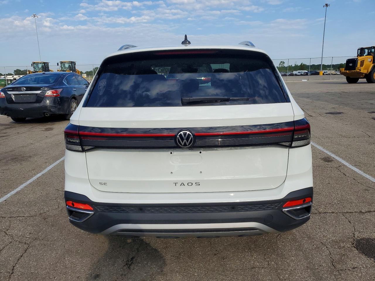 2025 VOLKSWAGEN TAOS SE