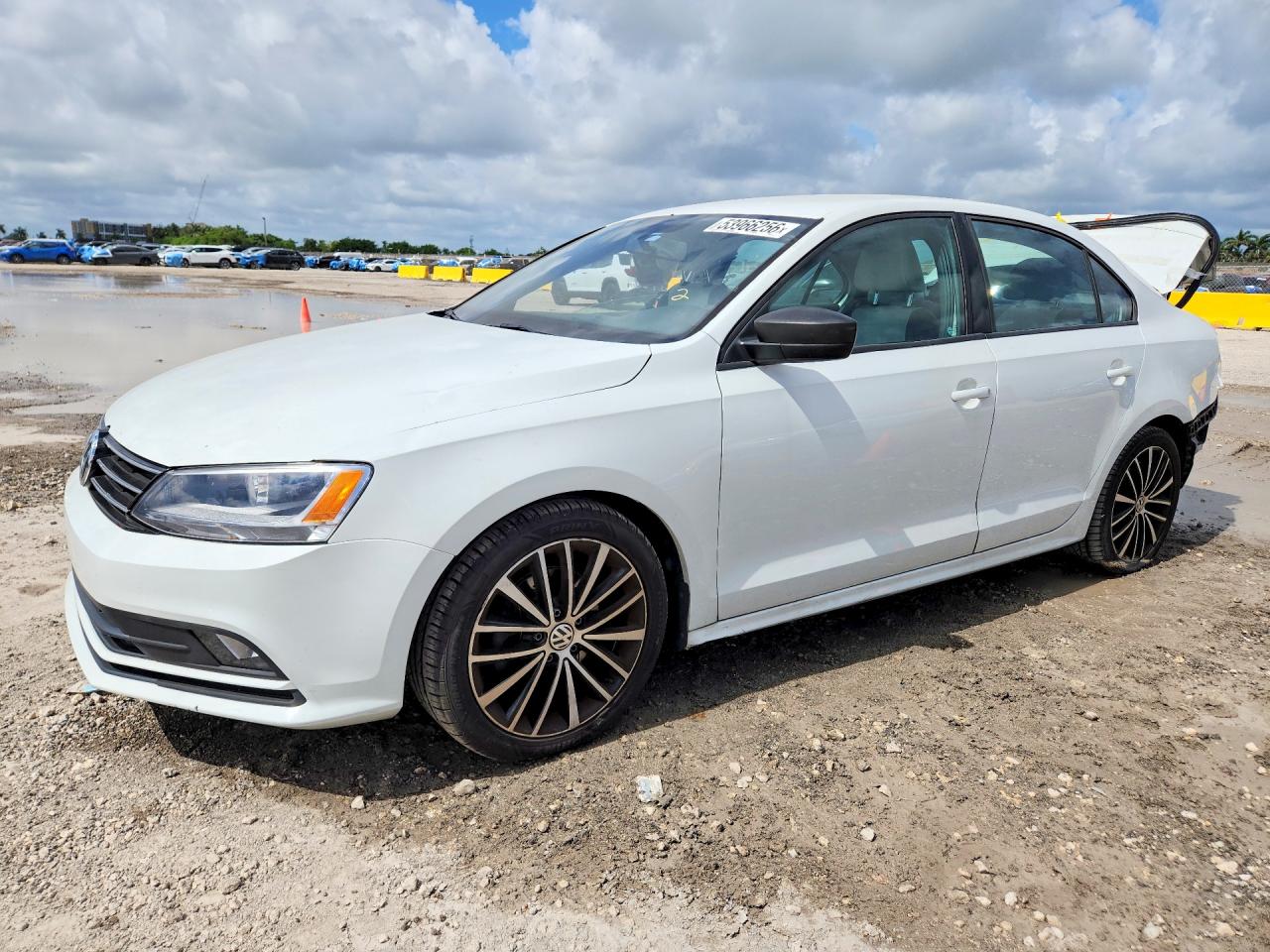 2016 VOLKSWAGEN JETTA