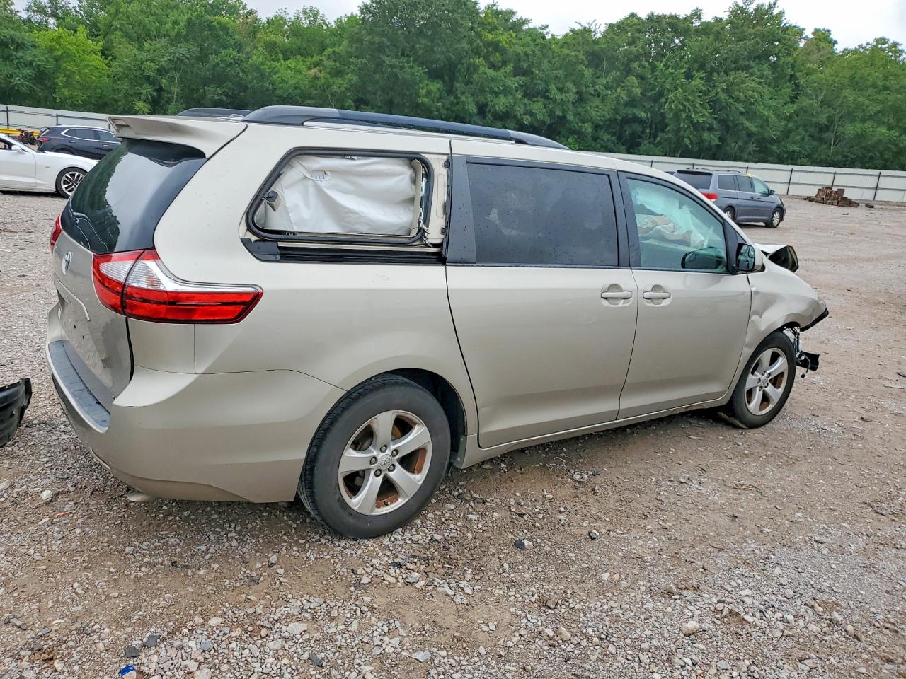 2015 TOYOTA SIENNA