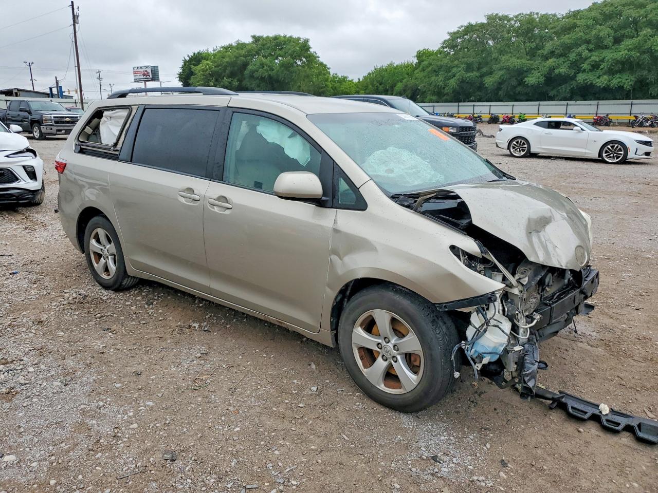 2015 TOYOTA SIENNA