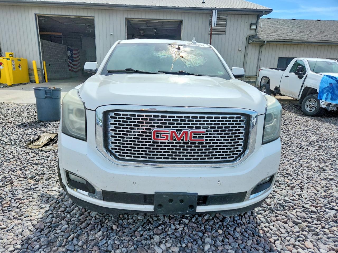 2016 GMC YUKON
