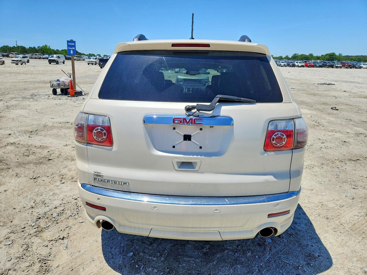2011 GMC ACADIA DEN