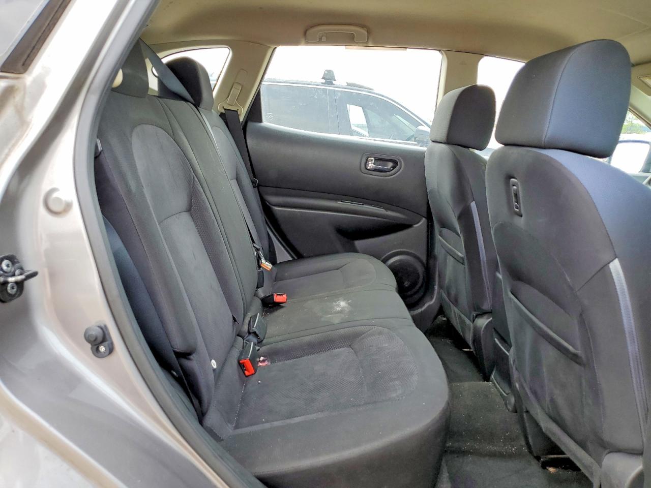 2015 NISSAN ROGUE