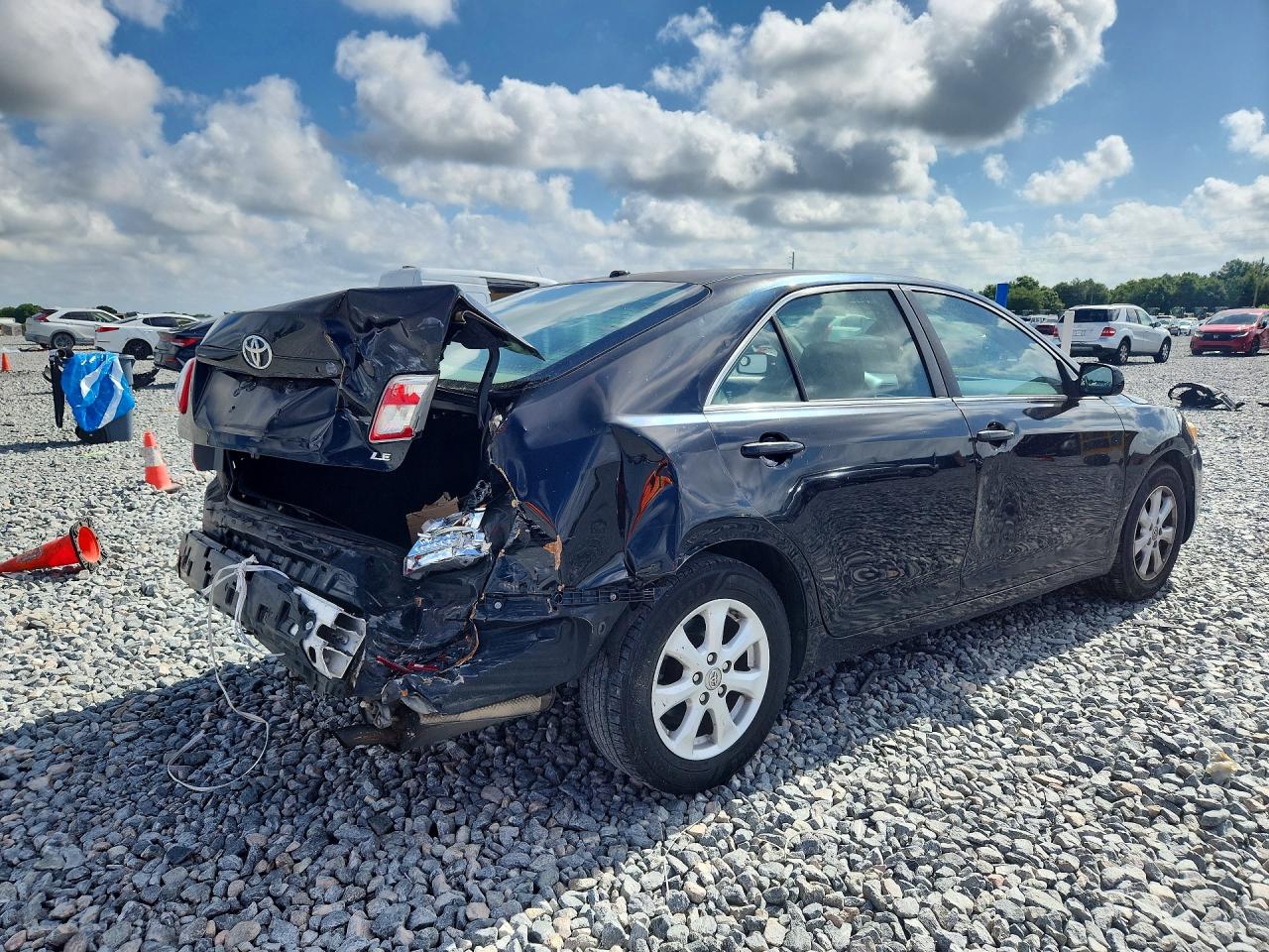 2011 TOYOTA CAMRY