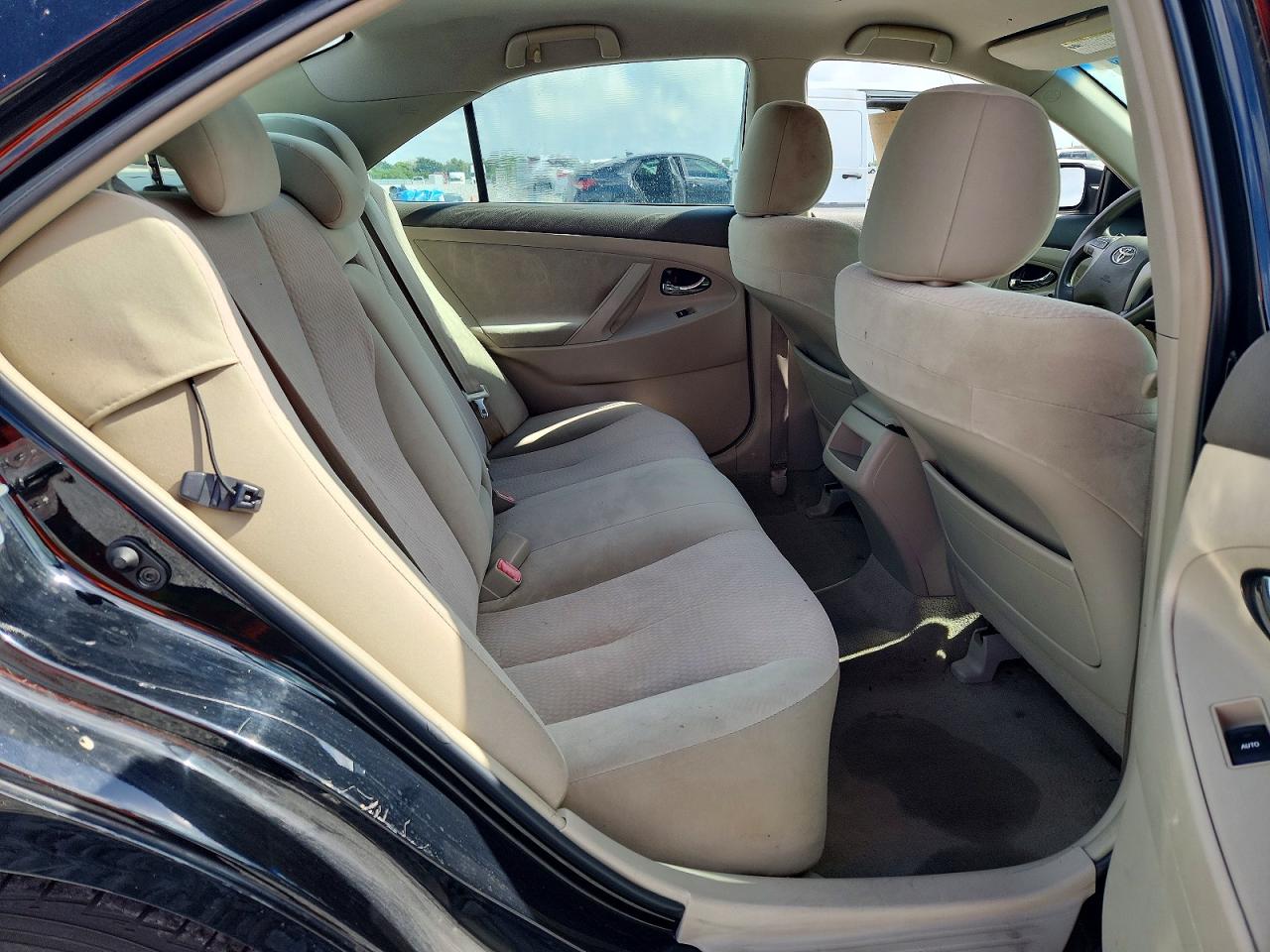 2011 TOYOTA CAMRY