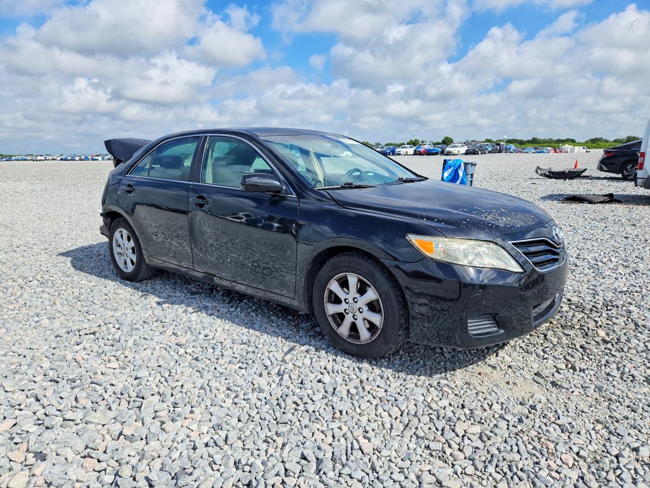2011 TOYOTA CAMRY