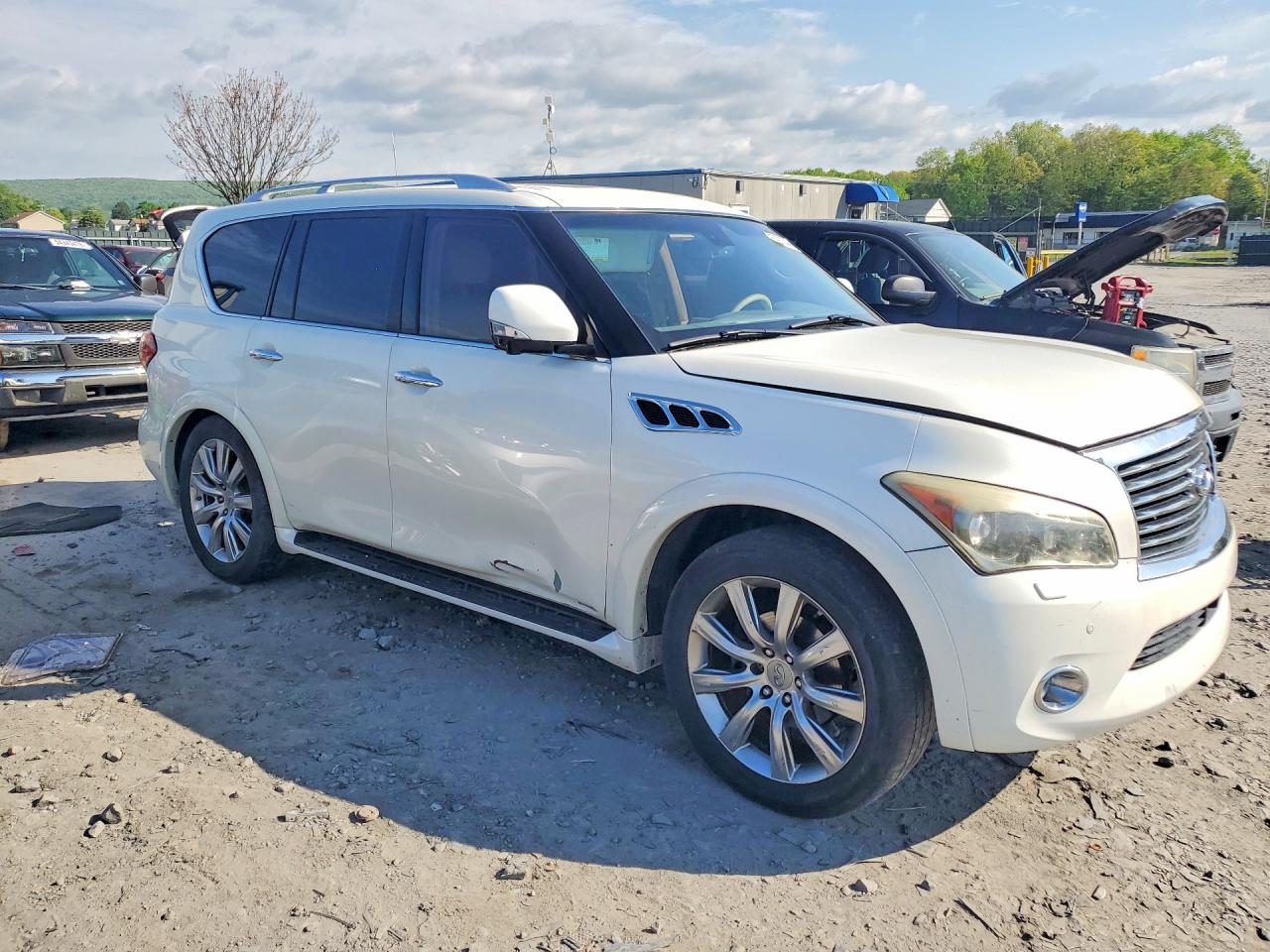 2012 INFINITI QX56