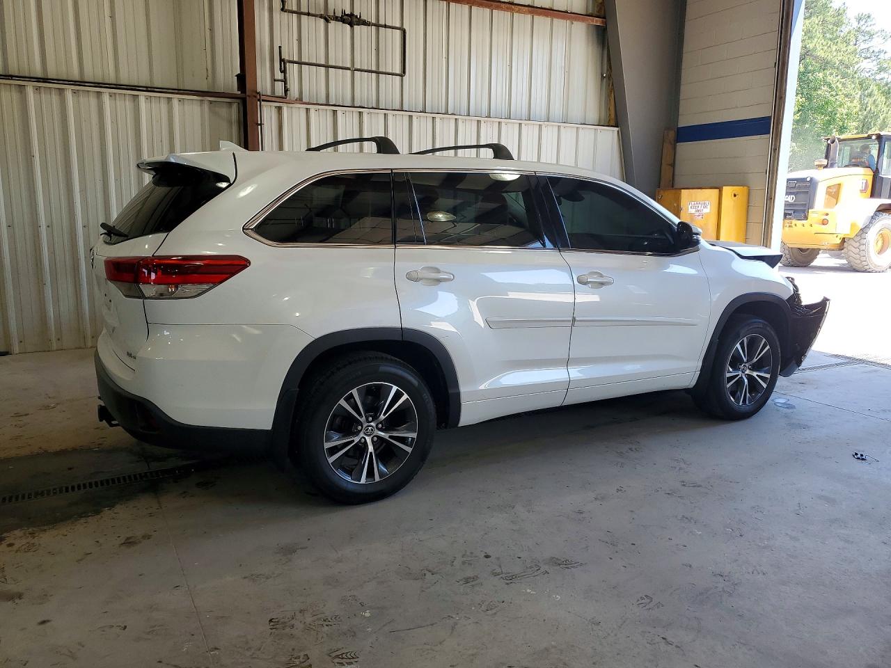 2017 TOYOTA HIGHLANDER