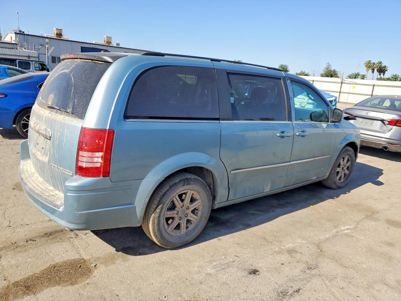 2010 CHRYSLER MINIVAN