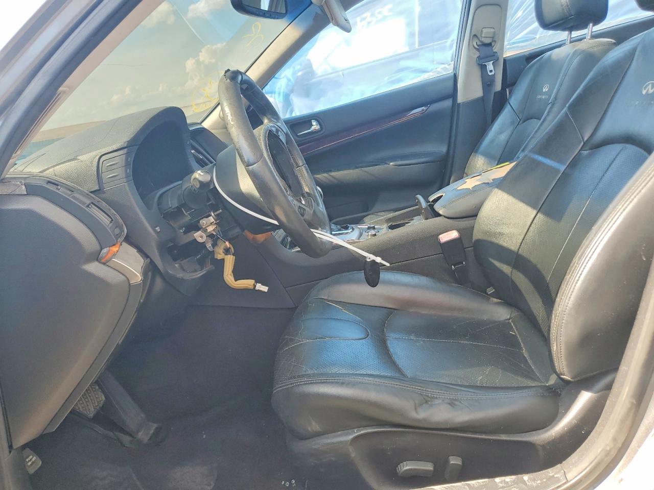 2011 INFINITI G37