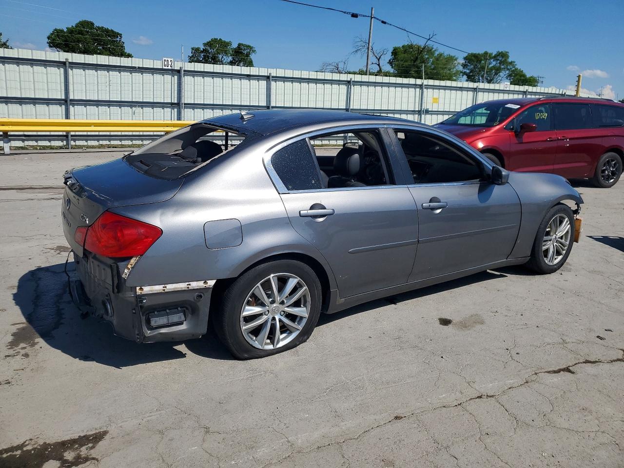 2011 INFINITI G37