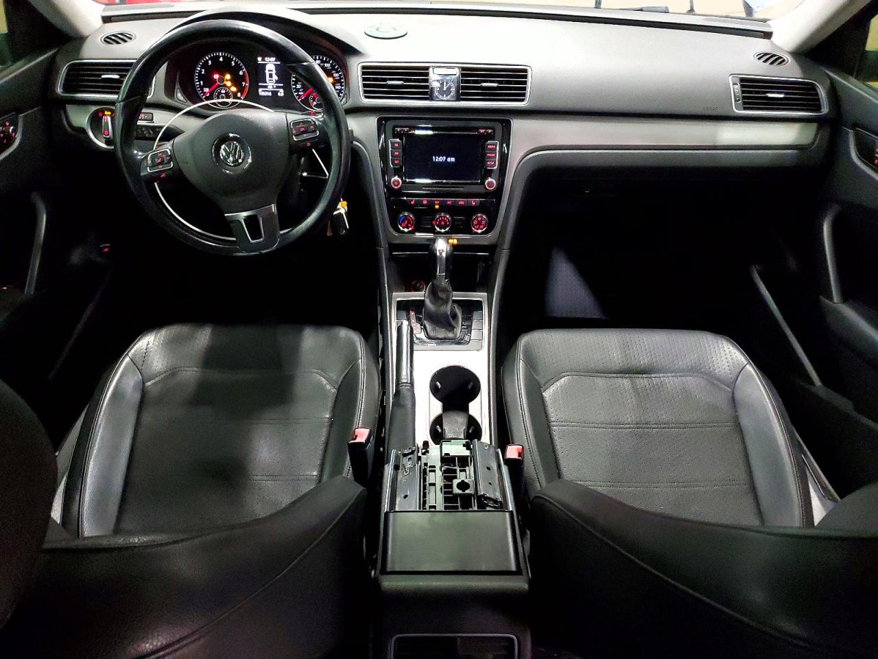 2014 VOLKSWAGEN PASSAT