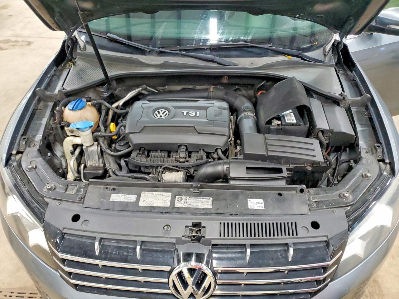 2014 VOLKSWAGEN PASSAT