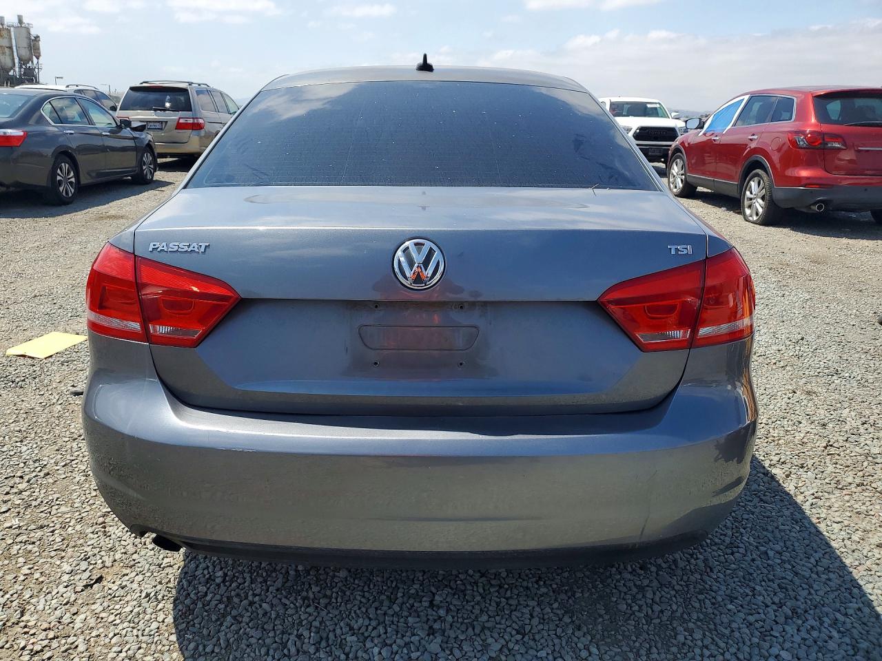 2014 VOLKSWAGEN PASSAT