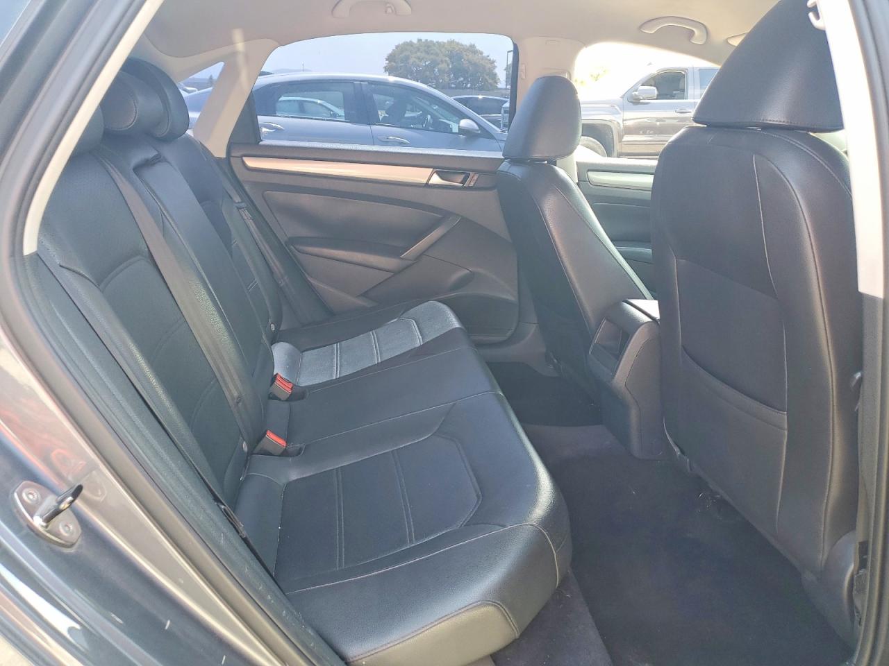 2014 VOLKSWAGEN PASSAT