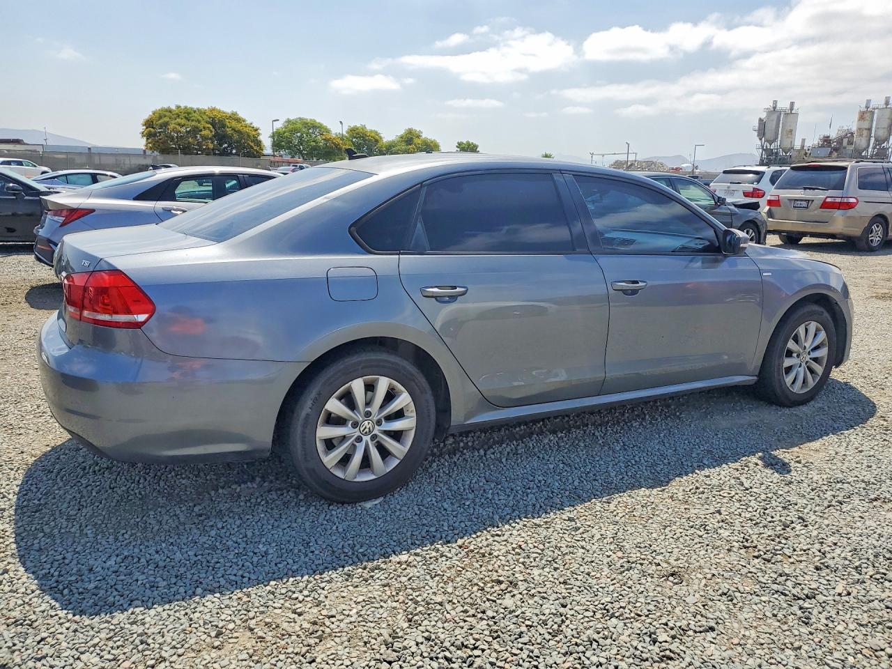 2014 VOLKSWAGEN PASSAT