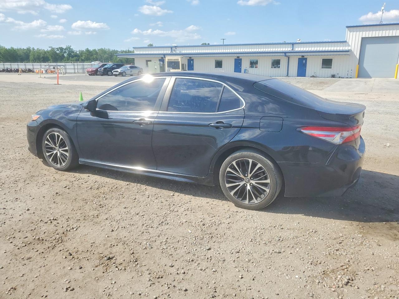 2018 TOYOTA CAMRY