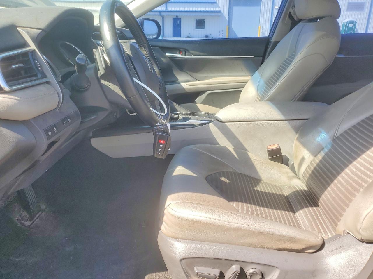 2018 TOYOTA CAMRY