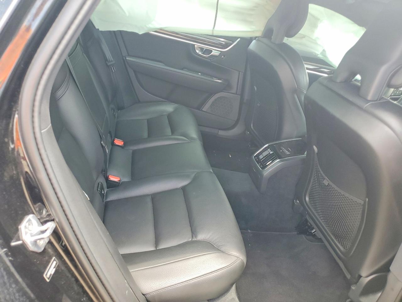 2018 VOLVO S90