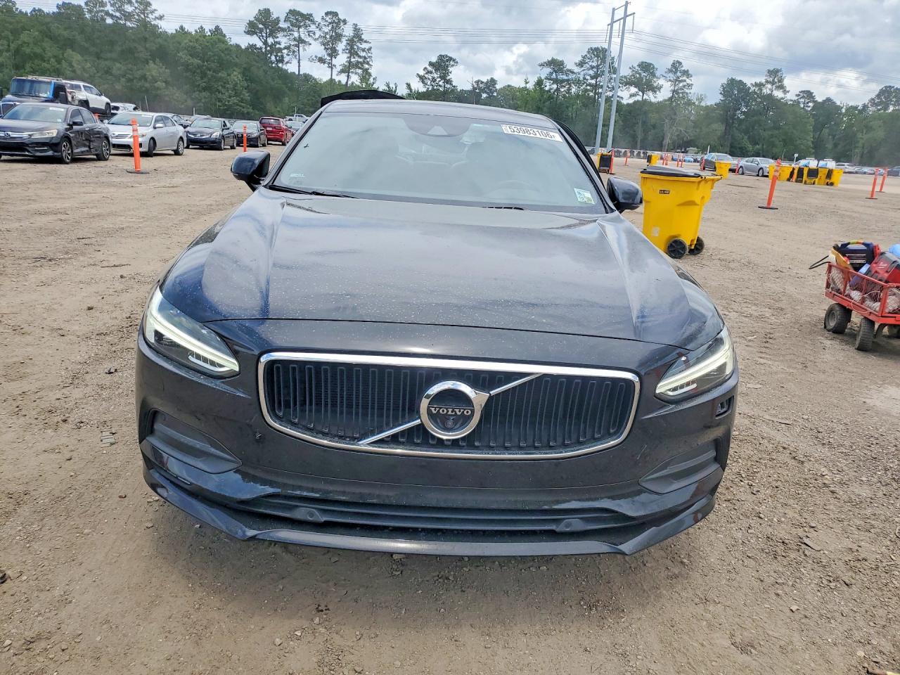 2018 VOLVO S90