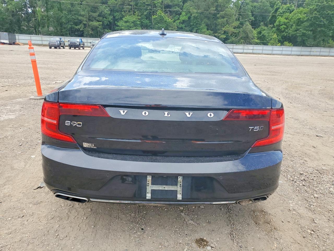 2018 VOLVO S90