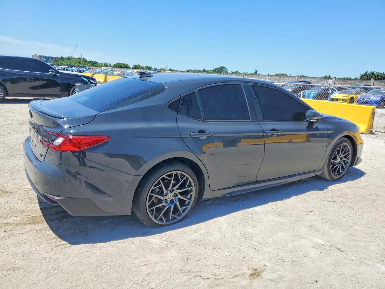 2025 TOYOTA CAMRY