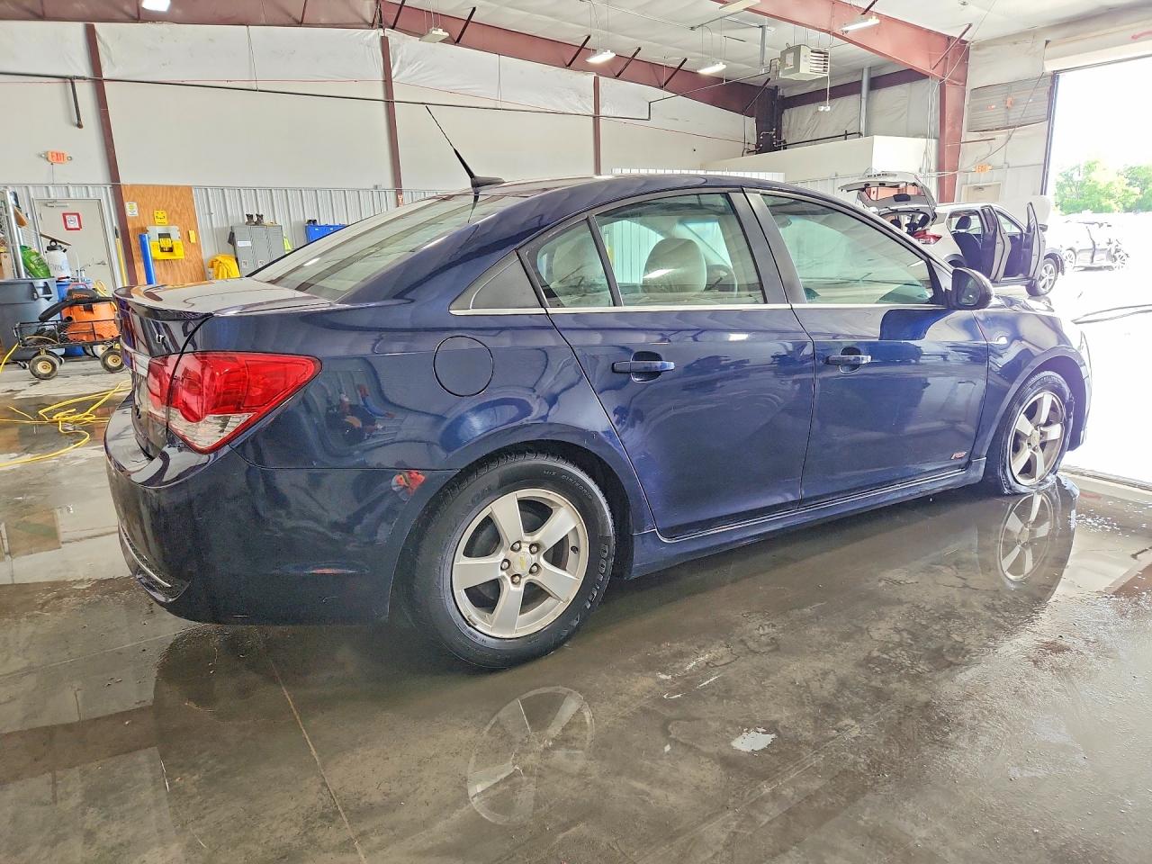 2011 CHEVROLET CRUZE