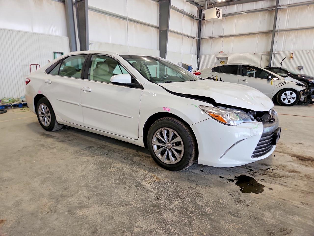 2015 TOYOTA CAMRY