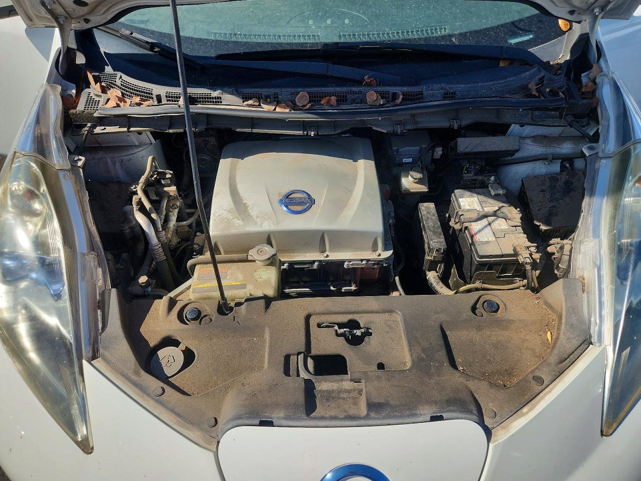 2015 NISSAN LEAF