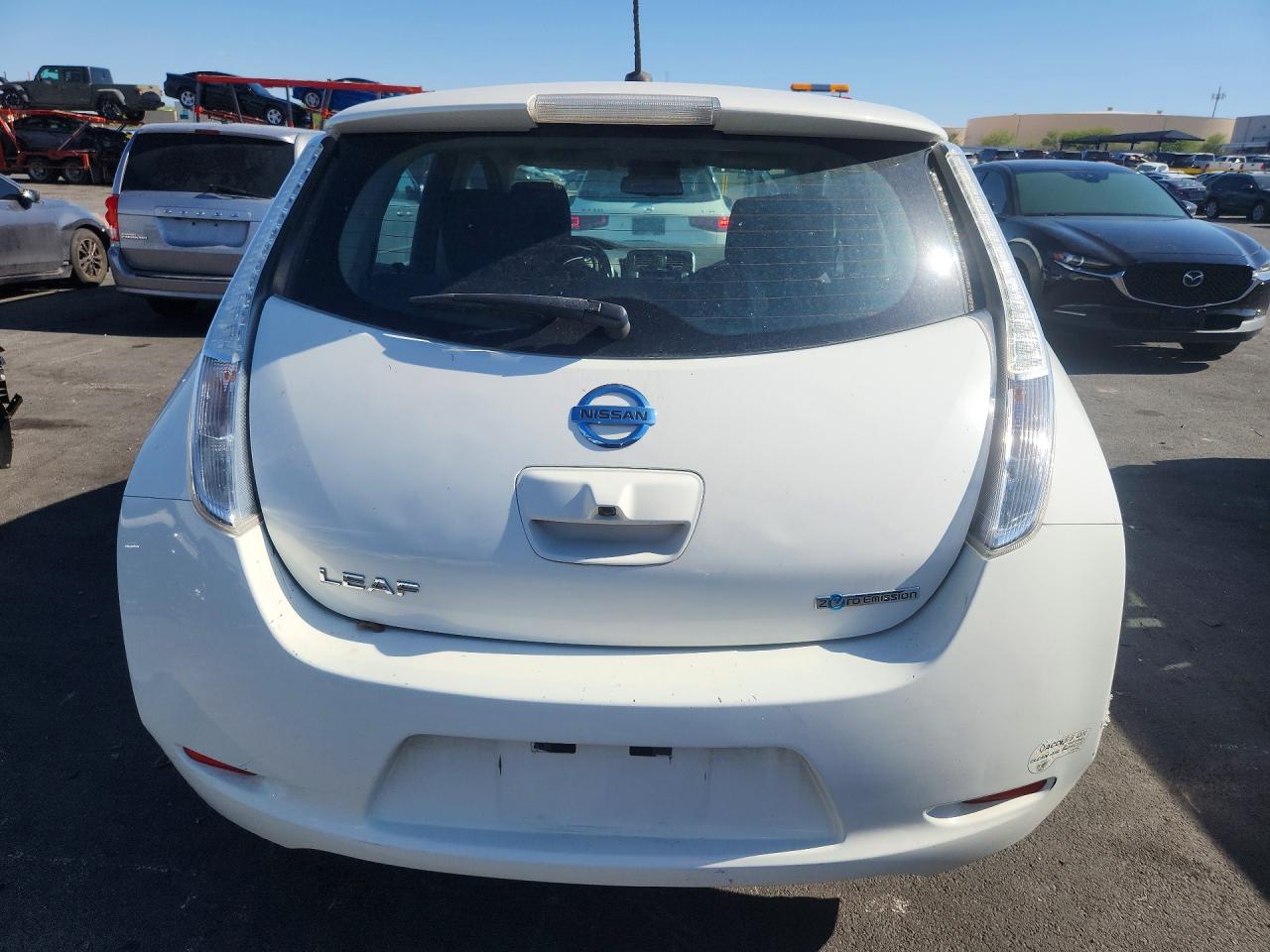 2015 NISSAN LEAF