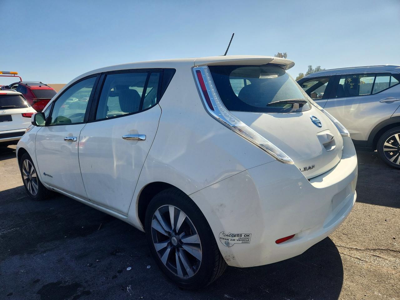 2015 NISSAN LEAF