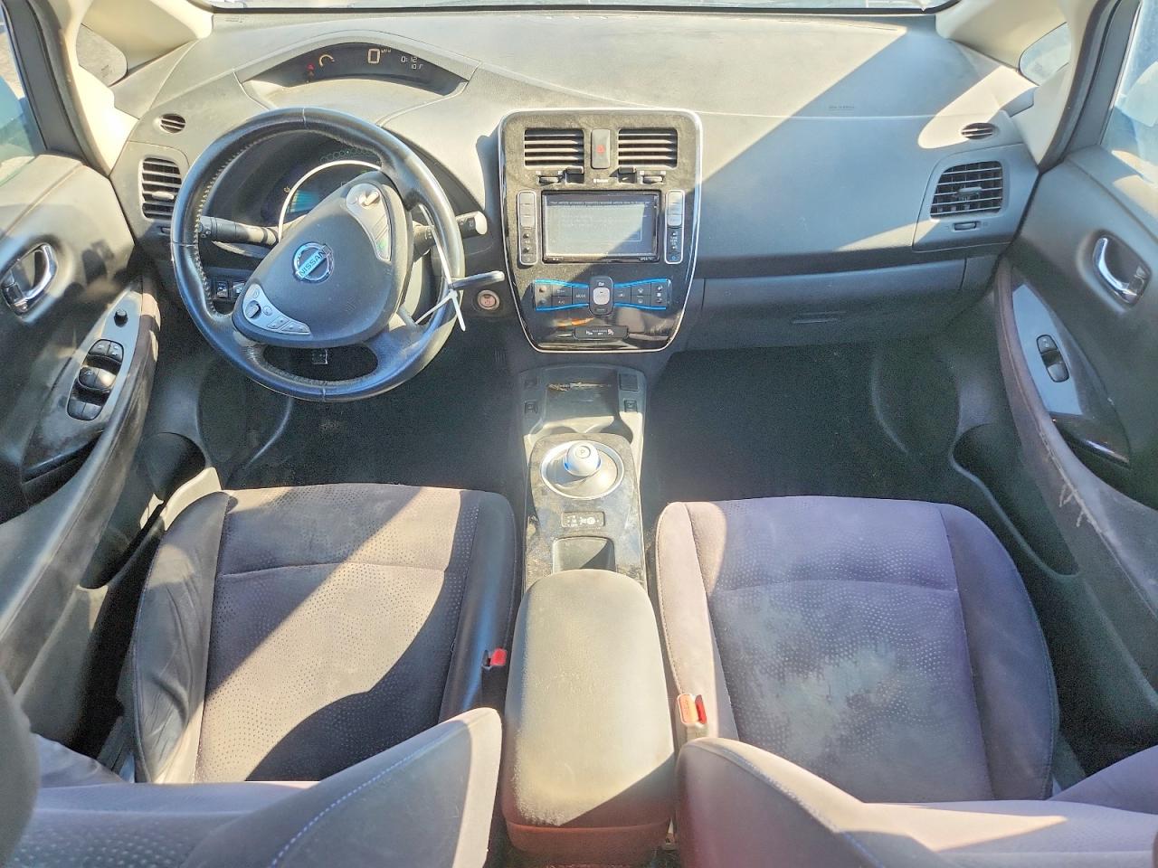 2015 NISSAN LEAF