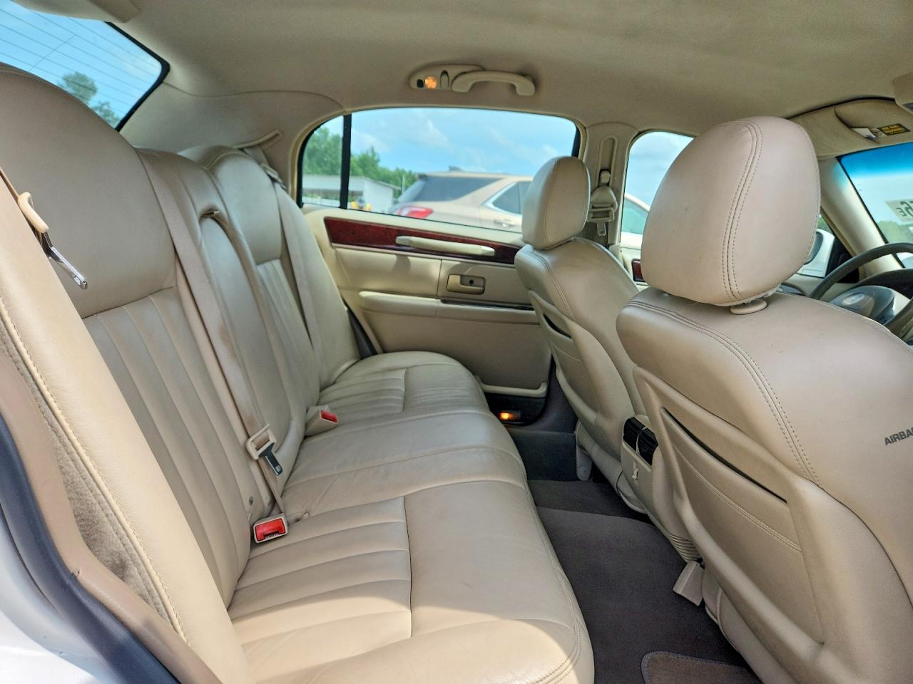 2003 LINCOLN TOWNCAR