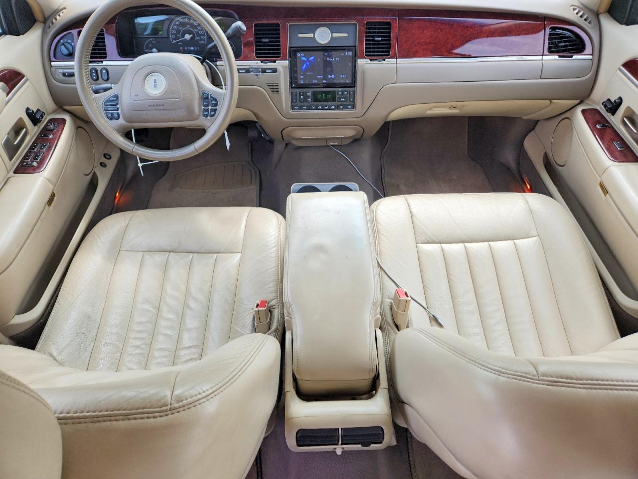 2003 LINCOLN TOWNCAR
