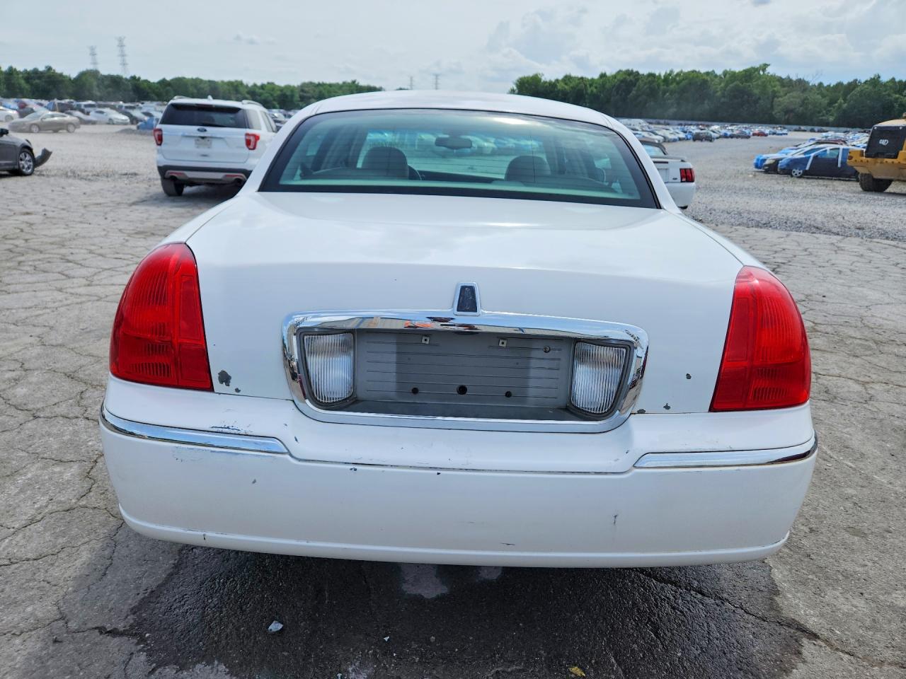 2003 LINCOLN TOWNCAR