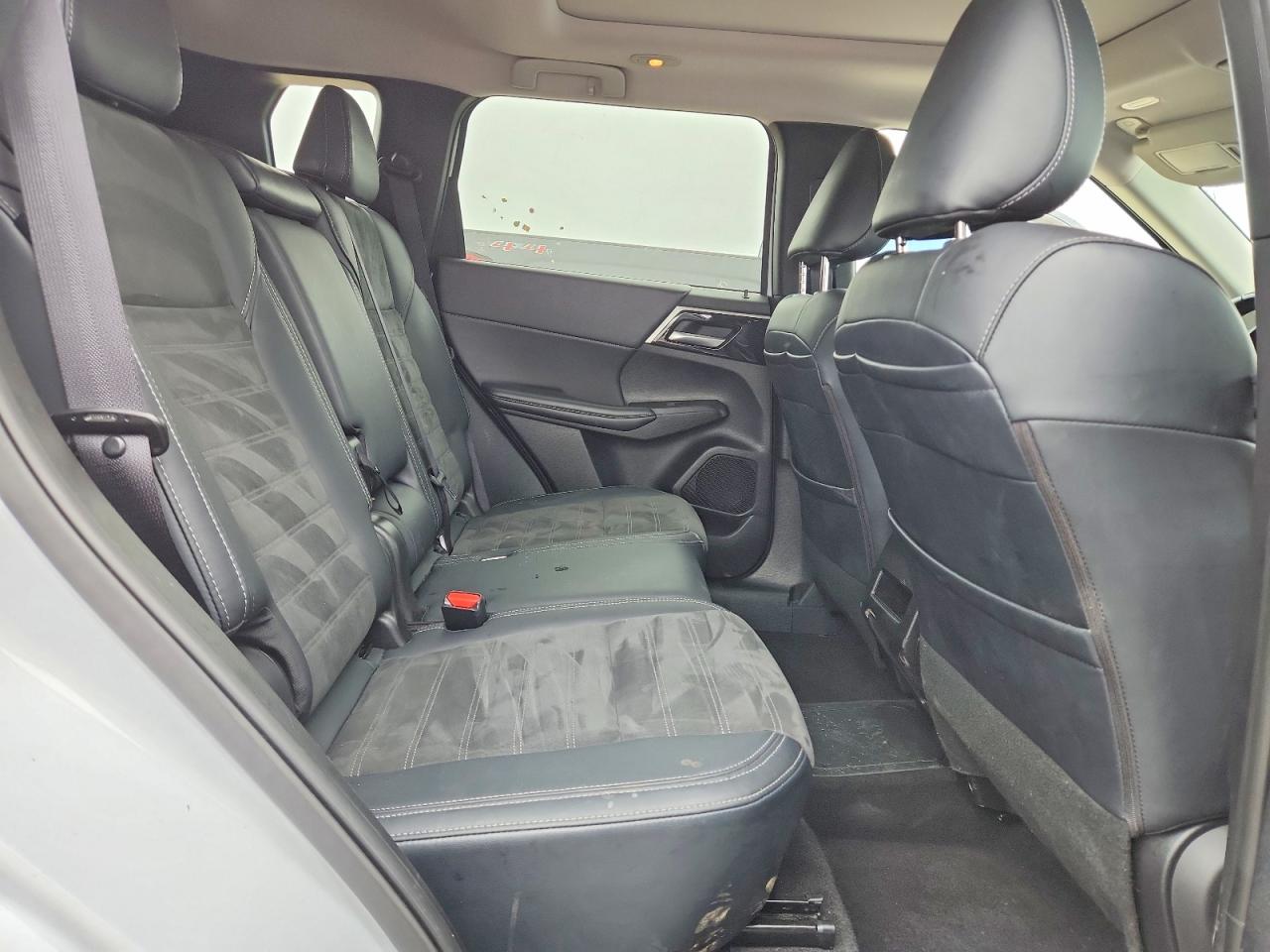 2024 MITSUBISHI OUTLANDER