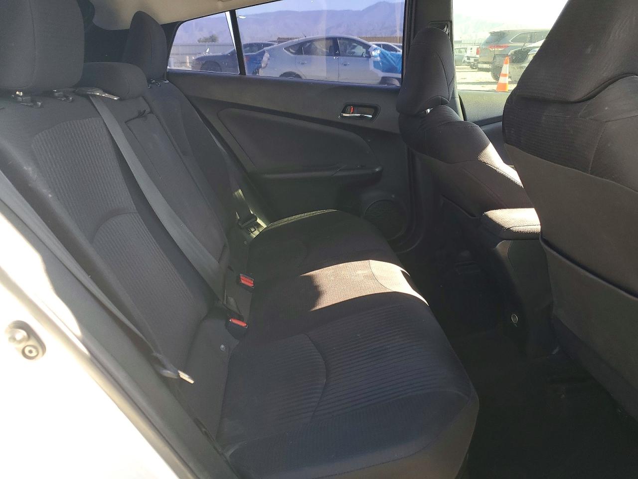 2016 TOYOTA PRIUS