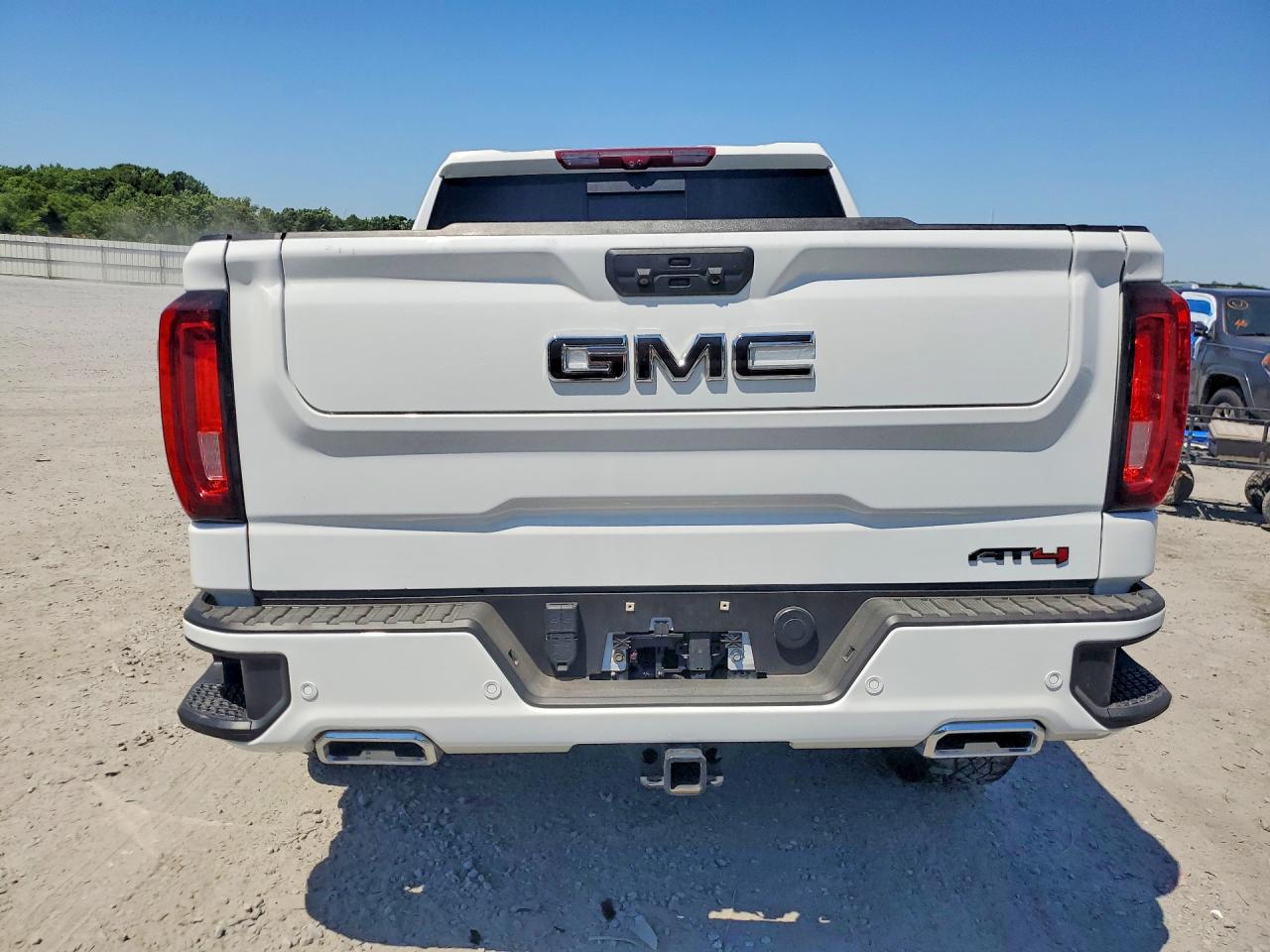 2023 GMC SIERRA