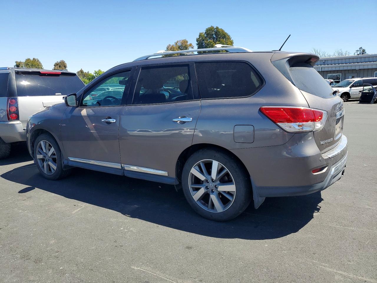 2014 NISSAN PATHFINDER