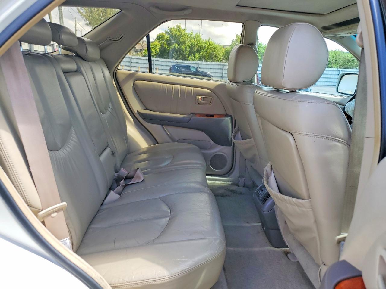 2000 LEXUS RX300