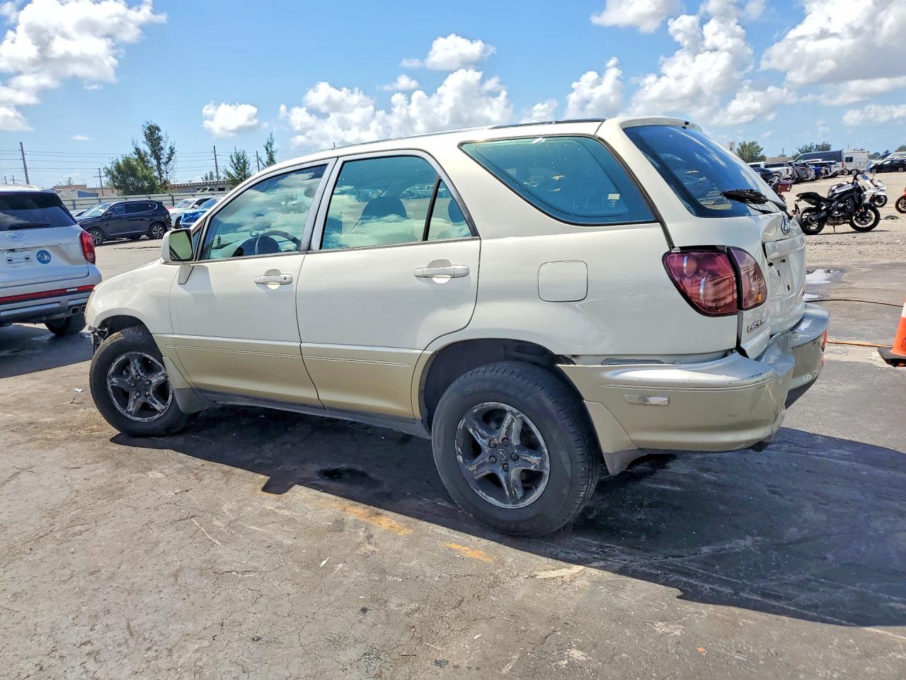 2000 LEXUS RX300