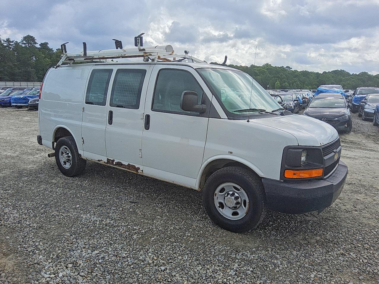 2013 CHEVROLET EXPRESS