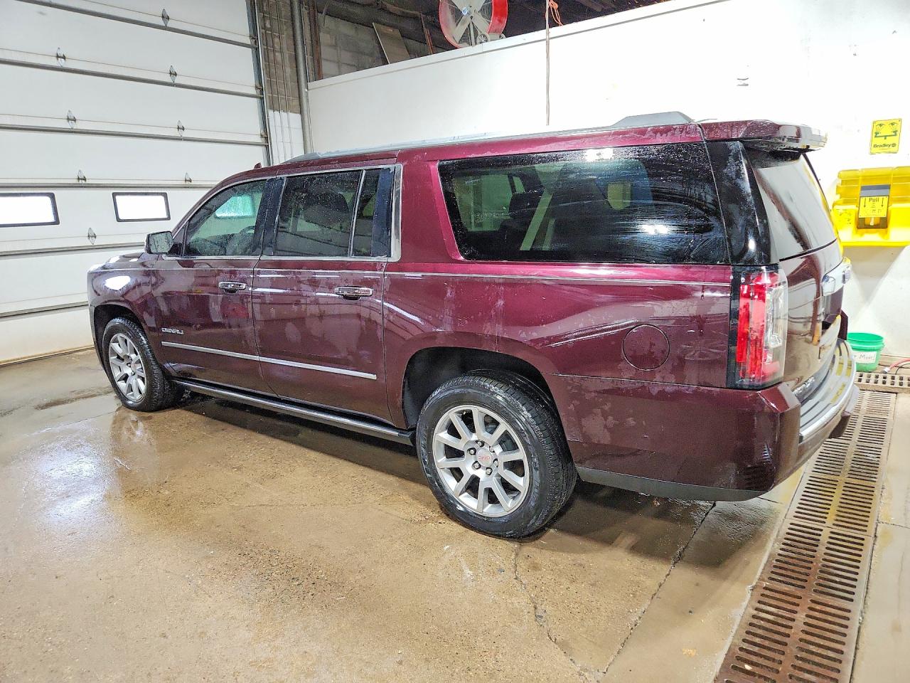 2017 GMC YUKON