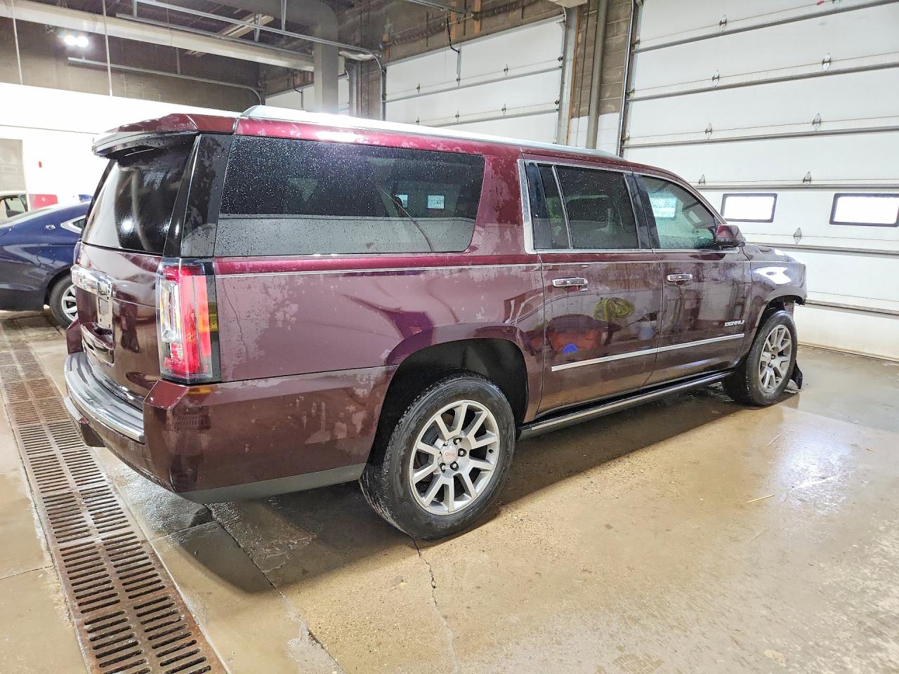 2017 GMC YUKON